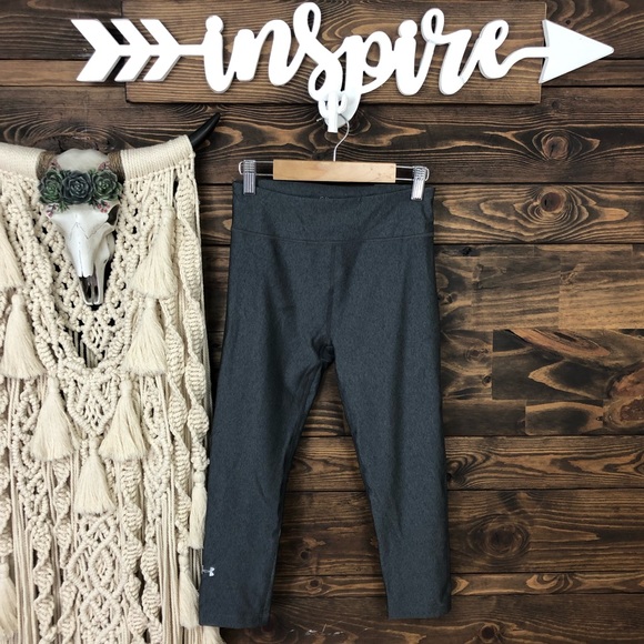 Under‎ Armour | Cropped Logo Leggings - Picture 1 of 4